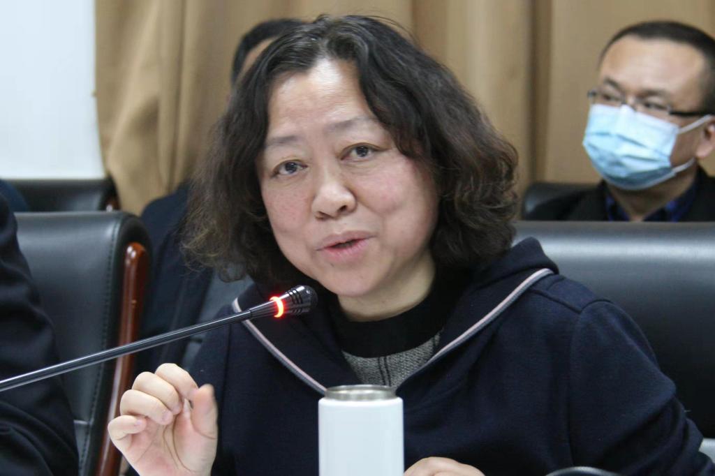 学校召开2022年春季学期初全校中层干部大会