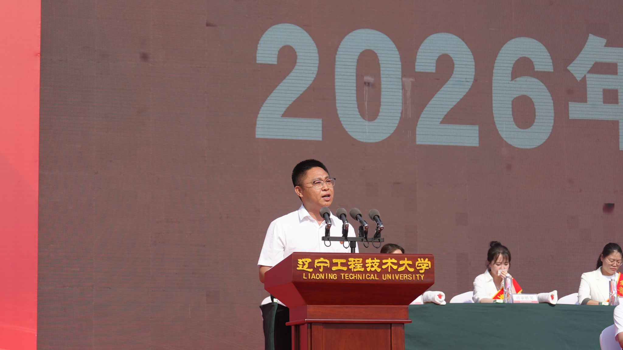校友代表.JPG